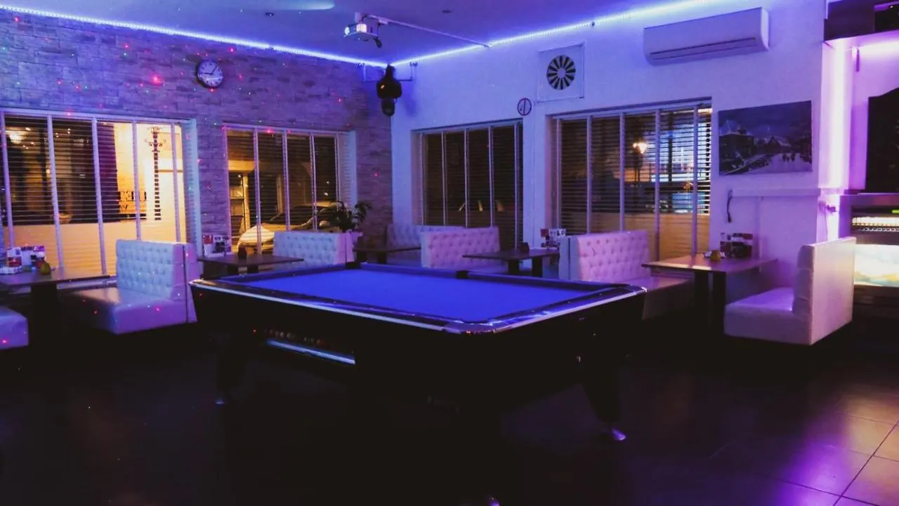 Het Wapen Van Pernis Albergue Hostal