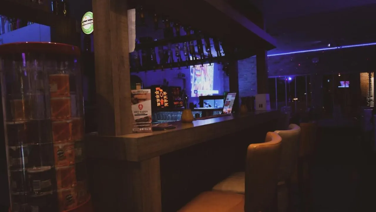 Hostal Het Wapen Van Pernis Albergue Países Bajos